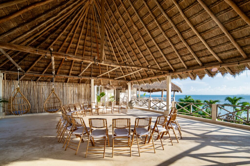 Casa Coco / Carousel