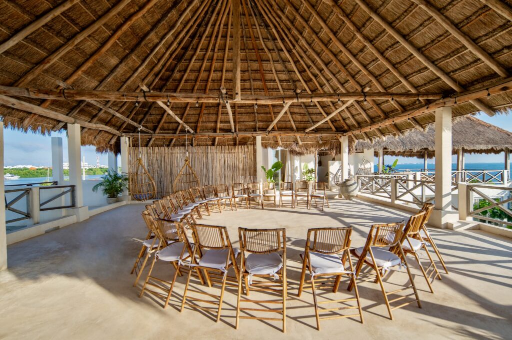 Casa Coco / Carousel