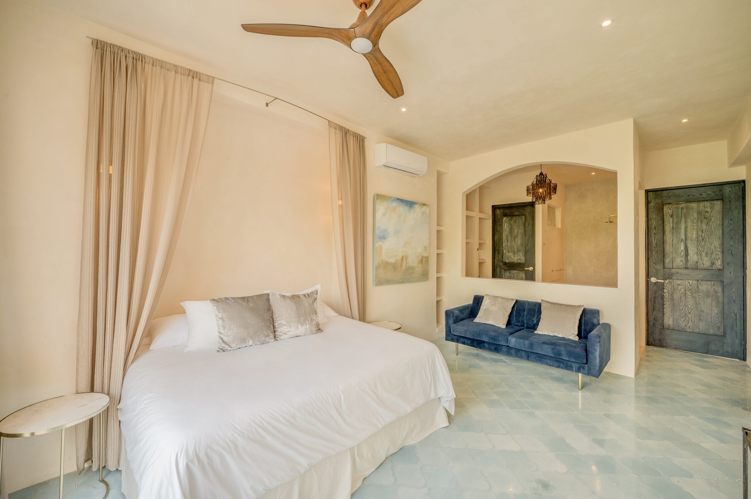 Casa Lola / Carousel