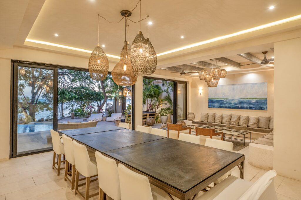 Casa Lola / Carousel