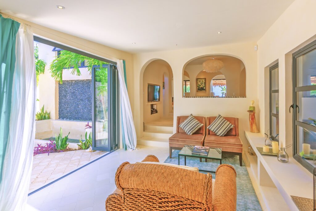 Villa Encantada / Carousel