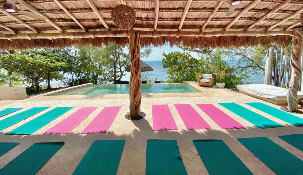 Villa Encantada / Carousel